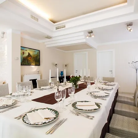 Отель Park Ai Pini & Restaurant Ai Pini