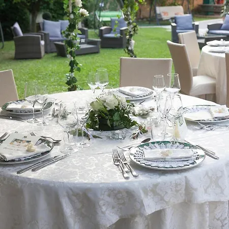 Park Ai Pini & Restaurant Ai Pini Местре