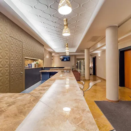 Отель Park Ai Pini & Restaurant Ai Pini
