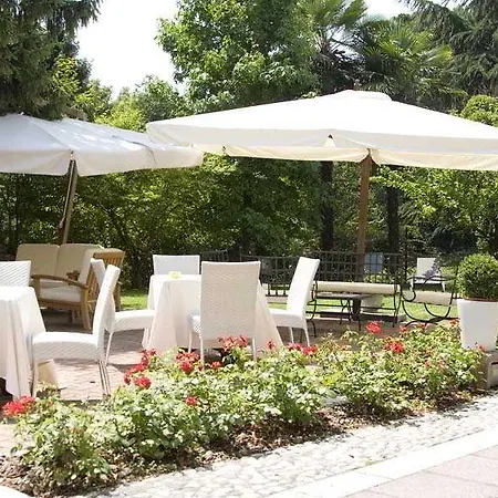 Park Ai Pini & Restaurant Ai Pini