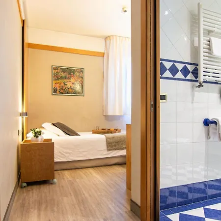 Hotell Park Ai Pini & Restaurant Ai Pini 4*
